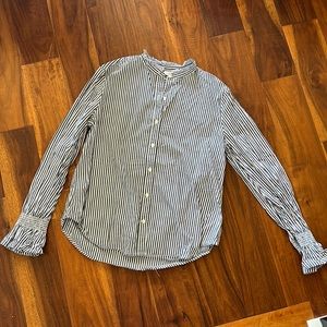 Gap mock neck shirt with flare sleeves